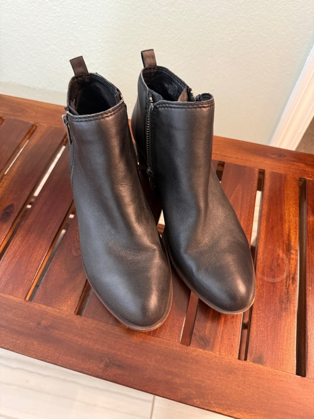 Women's Black Lucky Brand Basel Boots - size 9